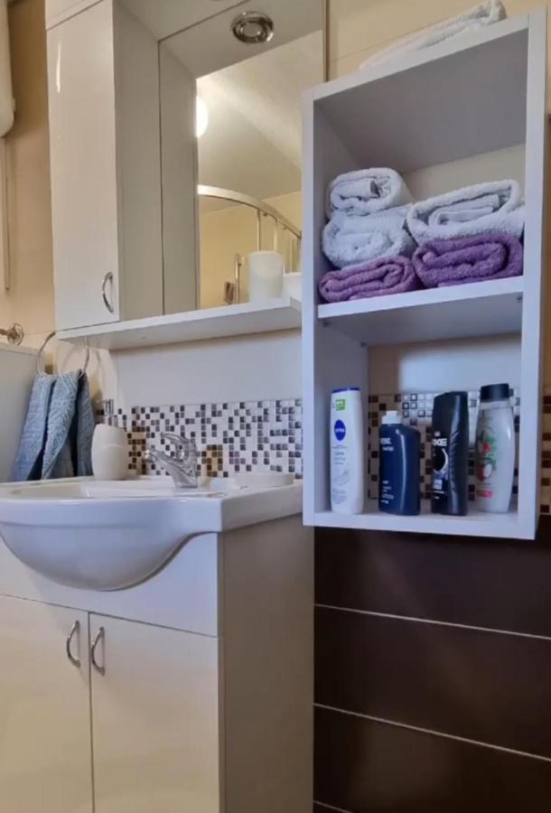 Apartman Avram Kotor Varos Luaran gambar
