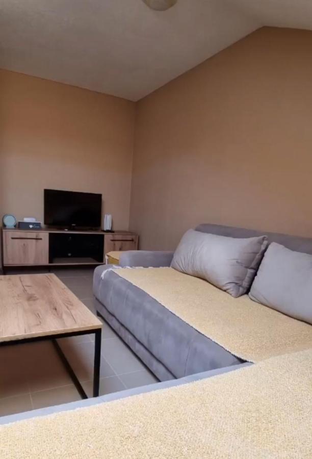 Apartman Avram Kotor Varos Luaran gambar