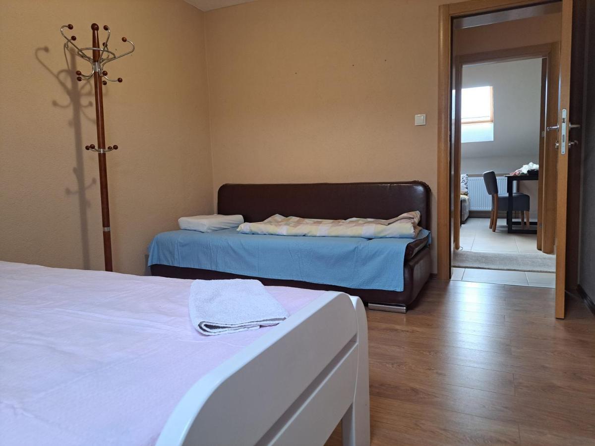 Apartman Avram Kotor Varos Luaran gambar