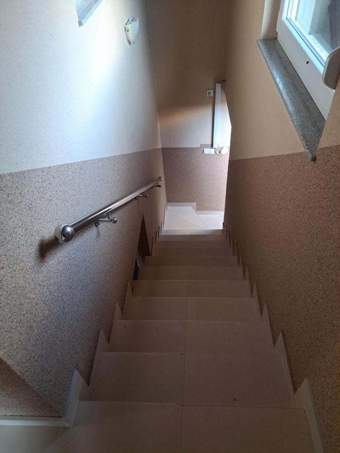 Apartman Avram Kotor Varos Luaran gambar